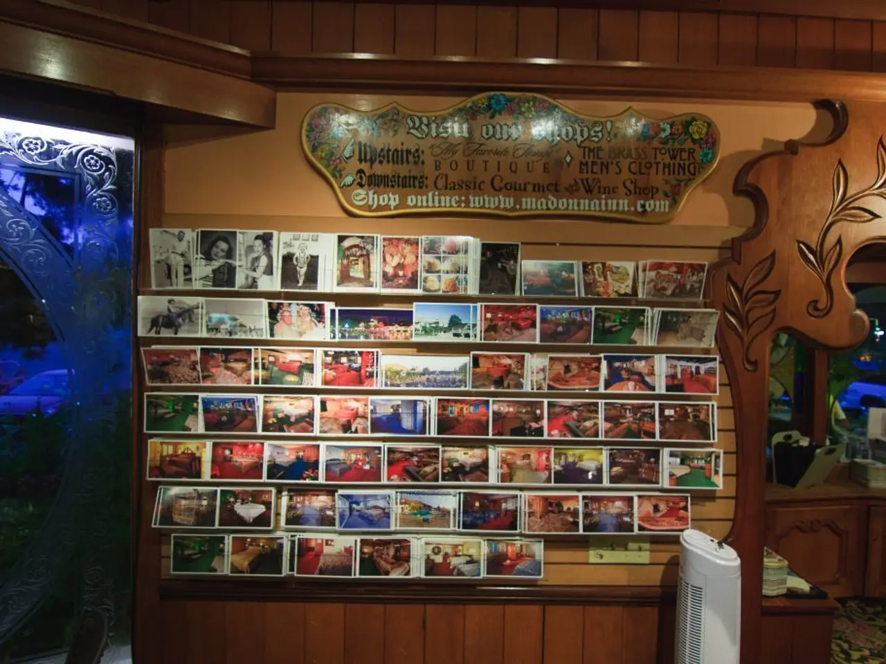 Gallery Exhibition: September 2016 Display of Valuable Artifacts and Pieces