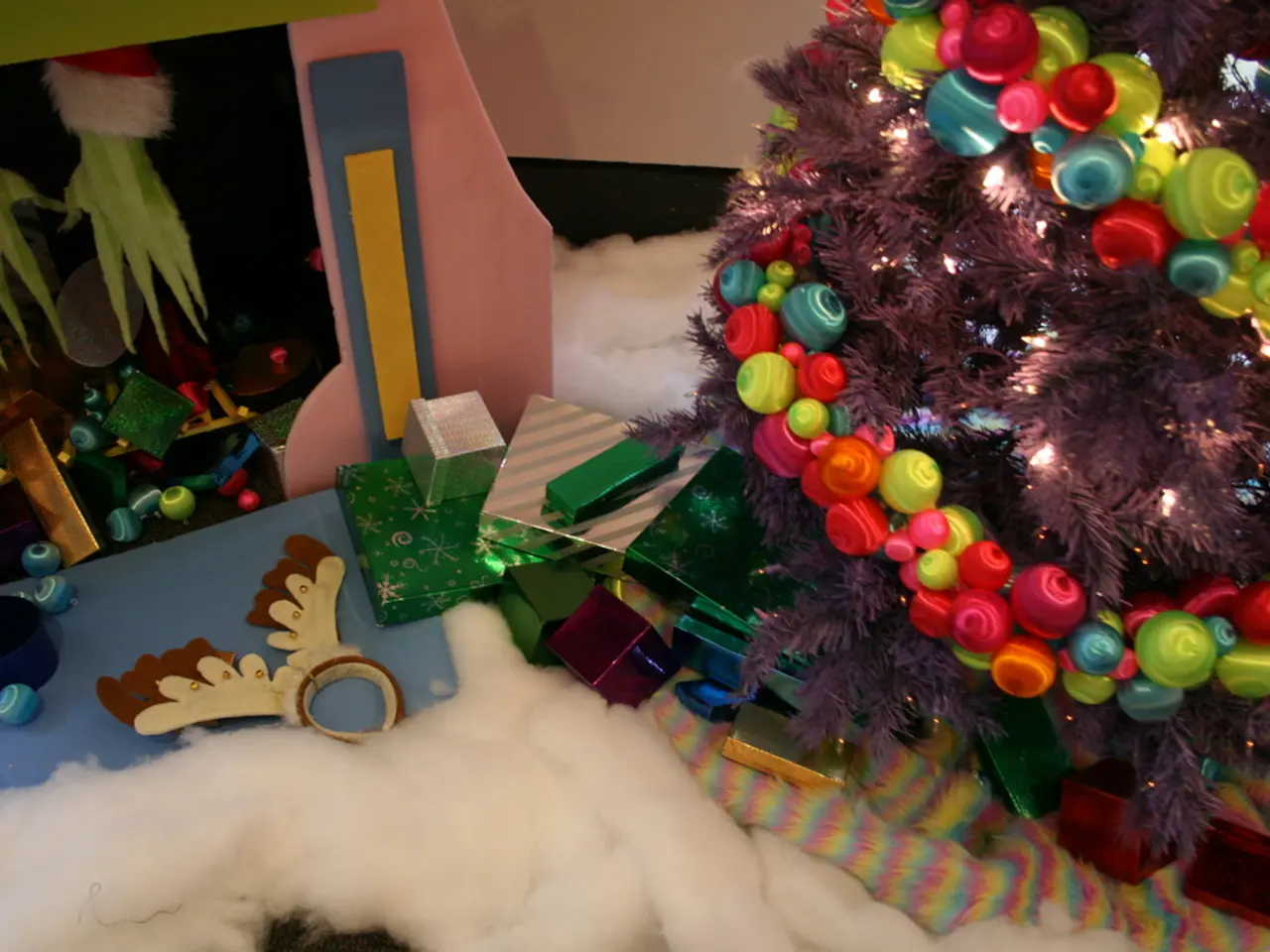 Six Captivating Scandinavian-Inspired Do-It-Yourself Christmas Gift Wrapping Concepts