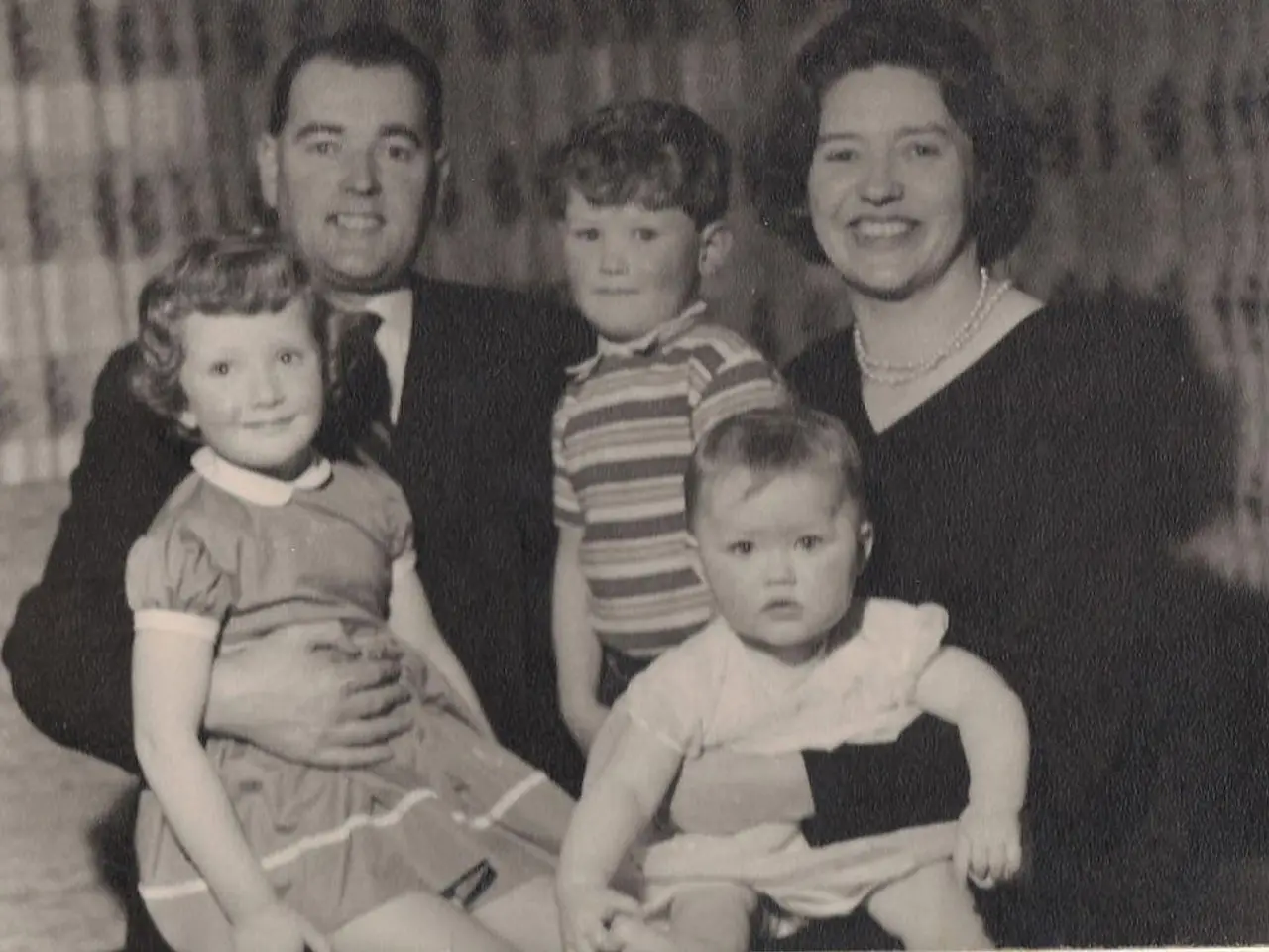 Sibling-Celebrating Hashtags Highlighted for National Siblings' Day of the Year 2025