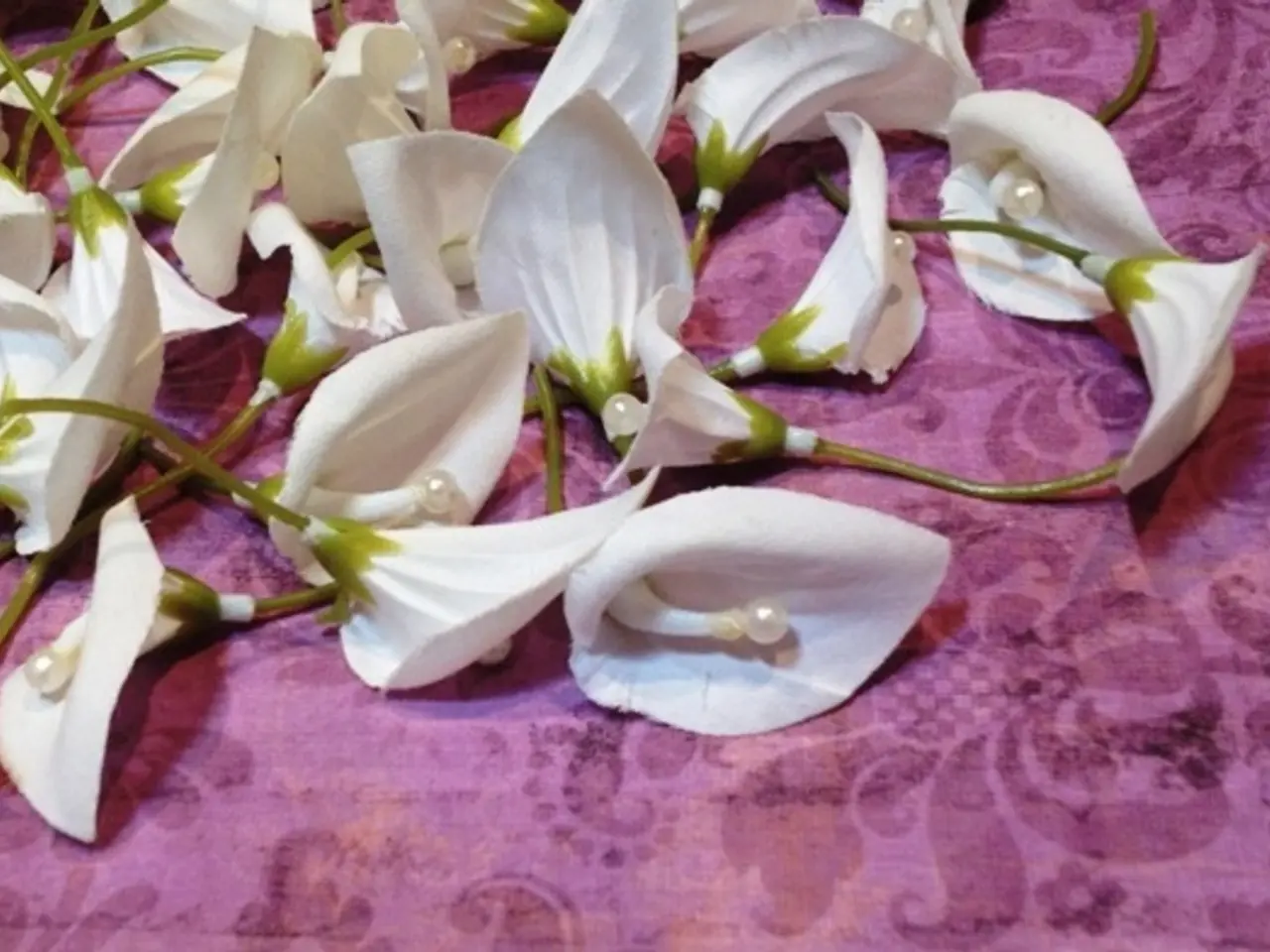 Creating Lavish Wrist Bouquets: A Step-by-Step Guide