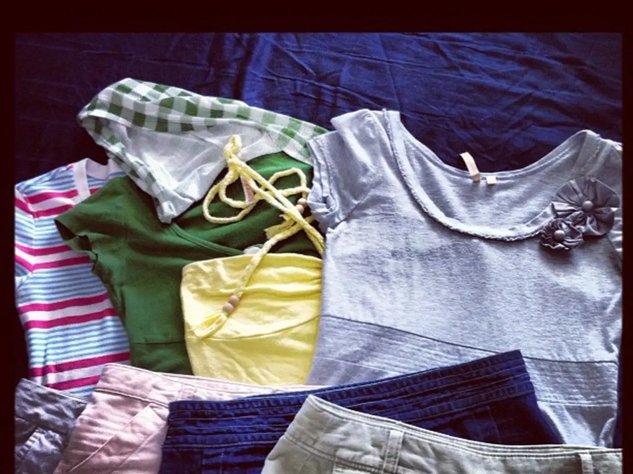 The Fashion Trend of Oversized Cream Pants Gains Popularity