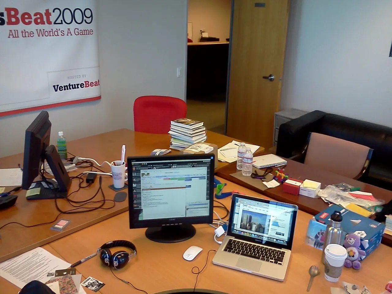 Residing Space of Sarah Shabacon: A Vintage-Golden Nostalgia Revival