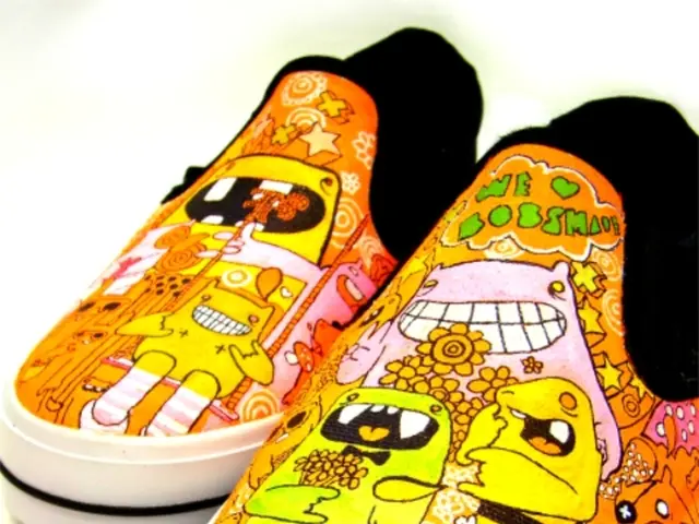 Experience top-tier performance in Adidas footwear, perfect for walking, running, and training...