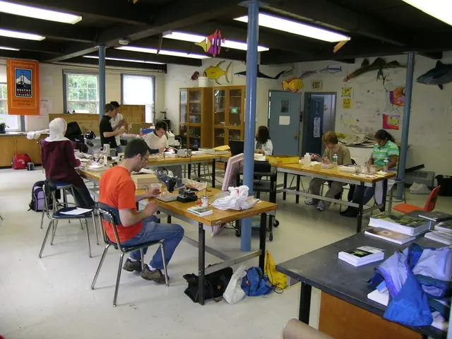 Explore Finn Mungovan's Residence: Class of '27