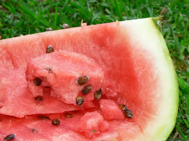 Guide for Harvesting Delicious Watermelons Throughout the Summer Season