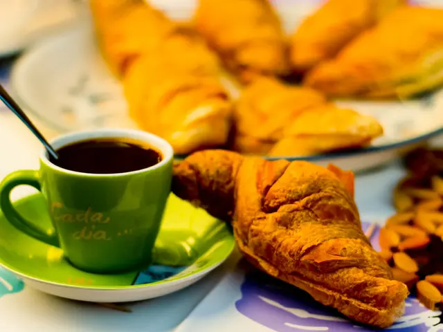 Guide to Maintaining the Charm of Cornishware Ceramics