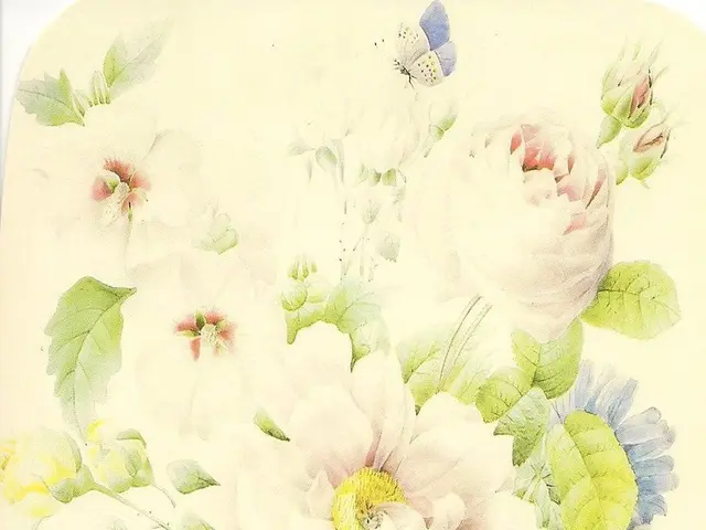 Art display in Demmin features arrangements and blooms in a still life setting