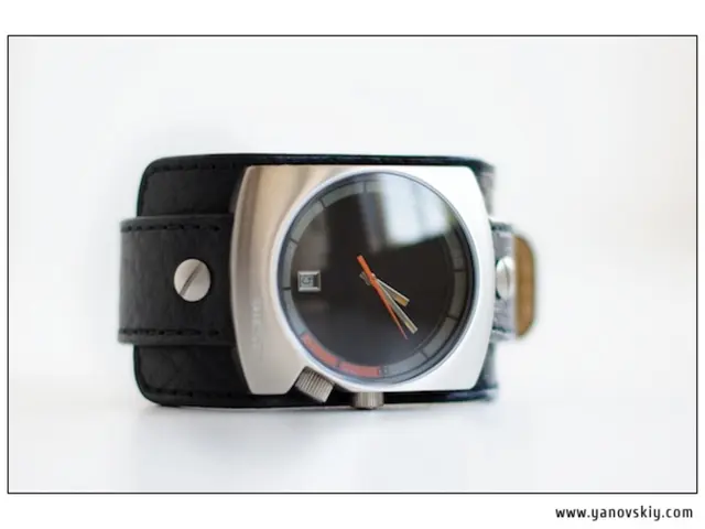 Cleaning leather pants with a beer bath and mustard stains